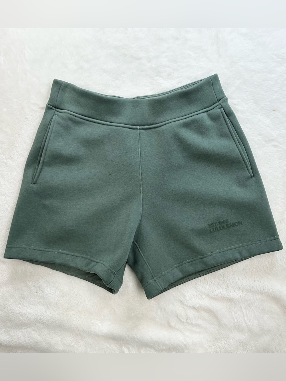 Lululemon Heavyweight Fleece Sweatshort 5" - Grey Eucalyptus - Size S